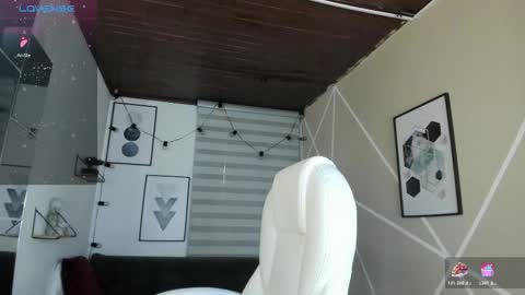 Enma clark online show from February 15, 2026, 7:51 am