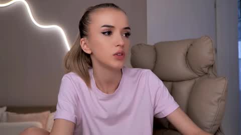 Snapshot of entya chatting on February 2, 2026, 9:08 am entya online show from February 2, 2026, 9:08 am