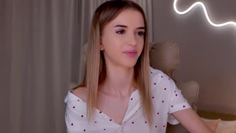 Snapshot of entya chatting on February 8, 2026, 6:50 am entya online show from February 8, 2026, 6:50 am