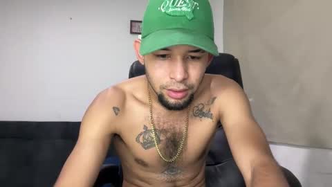 enyel_100 online show from March 2, 2026, 6:59 pm