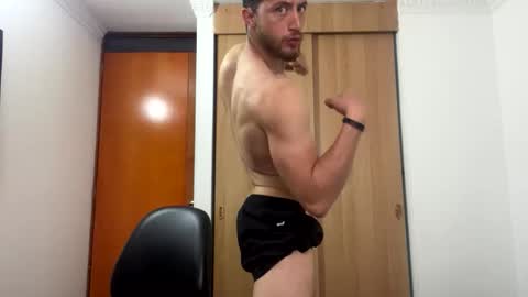 enzo_savage online show from June 3, 2026, 11:46 am