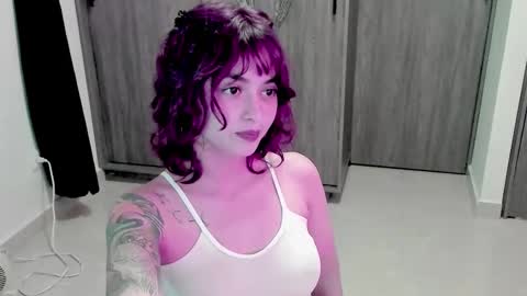 Leyla online show from October 28, 2025, 10:01 pm