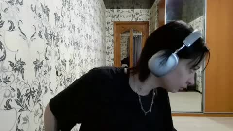 Lucy NEXT STREAM January 5 HNY  online show from April 9, 2026, 9:15 am