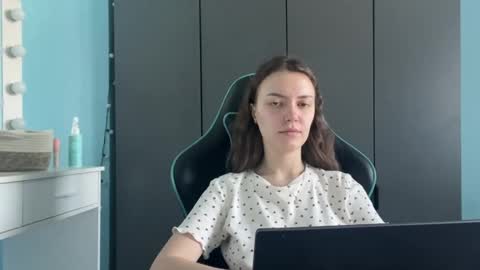 Snapshot of eracloke chatting on February 17, 2026, 1:02 am Lily online show from February 17, 2026, 1:02 am