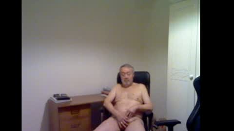 erasmus_d online show from December 12, 2024, 6:31 pm