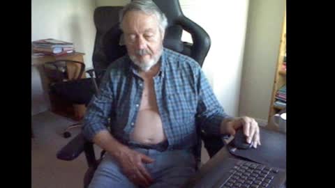 erasmus_d online show from September 30, 2025, 5:40 pm