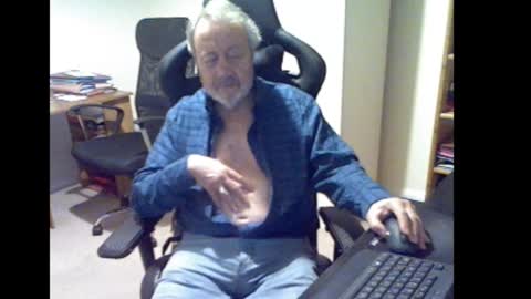 erasmus_d online show from January 17, 2026, 6:11 pm