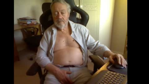 erasmus_d online show from March 19, 2026, 5:39 pm