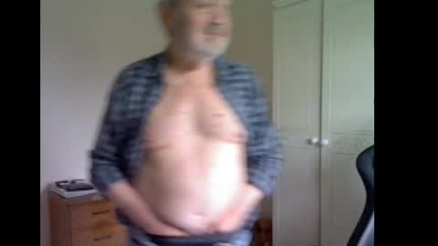 erasmus_d online show from April 14, 2026, 5:08 pm