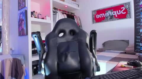 Snapshot of eren_blade_ chatting on September 27, 2025, 4:17 am Tht BOSS Eren online show from September 27, 2025, 4:17 am