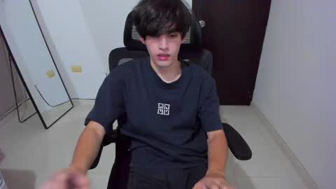 eren_tatakae online show from May 15, 2026, 11:34 pm