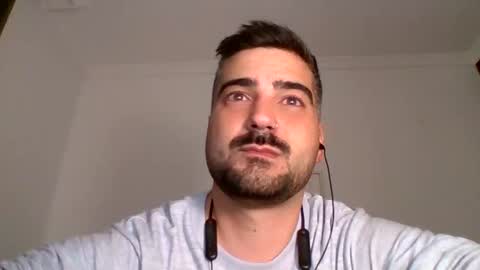 erian_3 online show from April 21, 2026, 9:39 pm