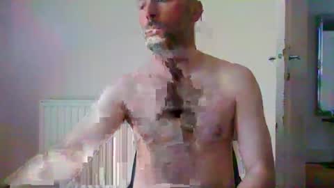 Snapshot of eric334418 chatting on June 15, 2026, 8:05 am eric334418 online show from June 15, 2026, 8:05 am