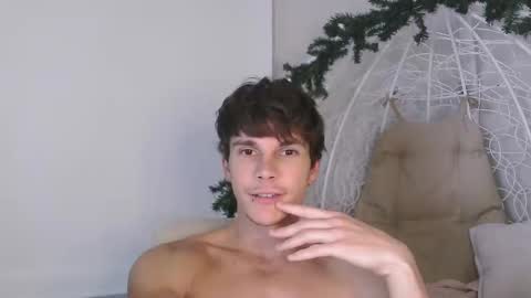 Eric Crush online show from December 14, 2025, 3:56 am