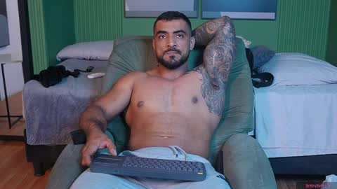 Brayan online show from April 17, 2026, 3:42 am