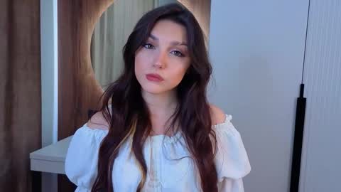 Dina online show from December 14, 2025, 2:06 am