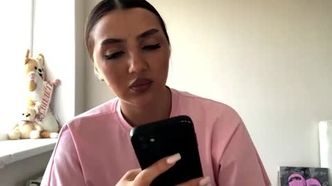 Vanessa online show from June 9, 2026, 10:27 am