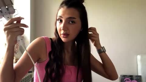Vanessa online show from June 18, 2026, 6:24 am