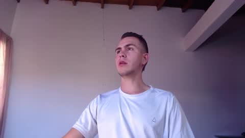 Snapshot of erik_rodriguez chatting on January 15, 2025, 9:41 pm Erik rodriguez online show from January 15, 2025, 9:41 pm