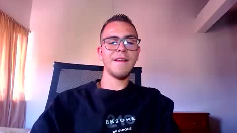 Snapshot of erik_rodriguez chatting on September 14, 2025, 8:30 pm Erik rodriguez online show from September 14, 2025, 8:30 pm