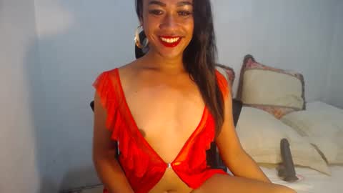Snapshot of erika_madrigal chatting on December 23, 2024, 2:35 am erika_madrigal online show from December 23, 2024, 2:35 am