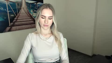 Erika online show from December 16, 2024, 1:32 pm