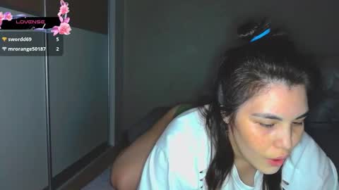 ErikaGloss online show from November 25, 2025, 1:22 pm