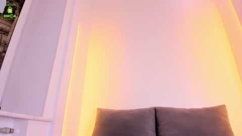 Erika online show from March 4, 2025, 4:49 am