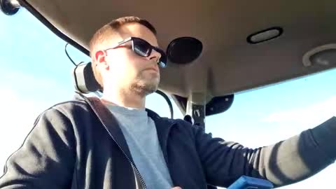 boyohboy online show from October 18, 2025, 1:23 pm