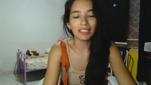 erina_1 online show from January 4, 2025, 1:42 am