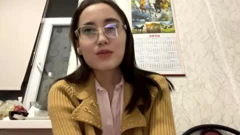 Snapshot of erinnthurmond chatting on May 25, 2026, 8:59 pm Luna online show from May 25, 2026, 8:59 pm