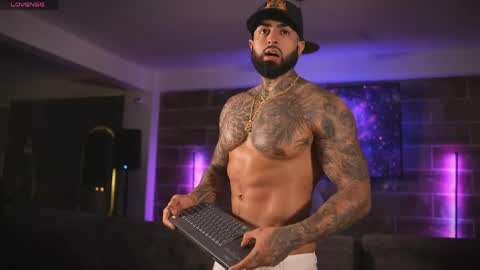 Snapshot of eros_dark_ chatting on April 1, 2026, 3:51 am EROS DARK online show from April 1, 2026, 3:51 am