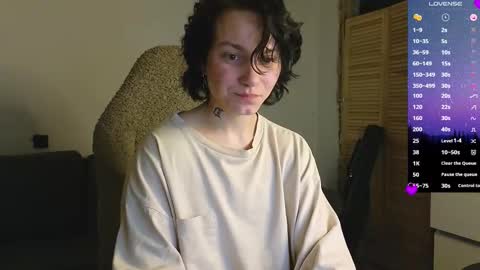 esajukyy online show from March 22, 2026, 1:25 pm