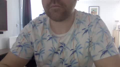 Snapshot of esclavepourfemme chatting on February 28, 2025, 10:52 am esclavepourfemme online show from February 28, 2025, 10:52 am
