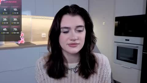 EshleGreen online show from December 5, 2025, 3:09 pm