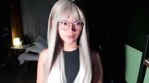 Chelliane online show from November 4, 2025, 2:54 am