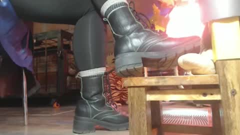 Eskela911 online show from April 8, 2026, 9:04 pm