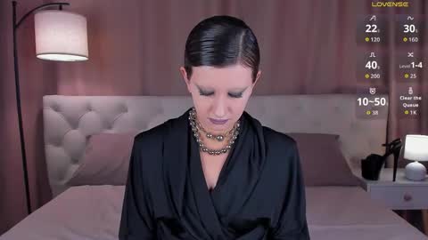 esme_fox online show from May 14, 2026, 5:42 pm
