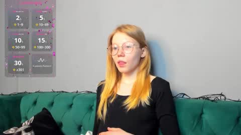 Snapshot of esme_runn chatting on January 17, 2025, 10:44 am Esme Runn online show from January 17, 2025, 10:44 am