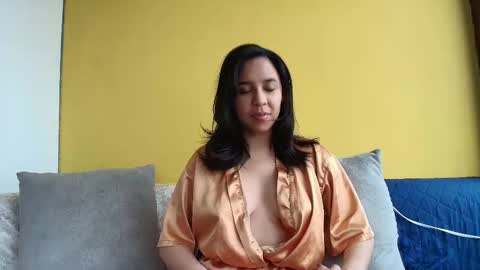 Esmeralda  online show from November 17, 2025, 2:12 pm