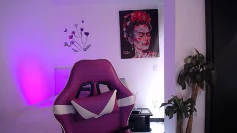 Esmeralda online show from March 15, 2026, 6:58 pm