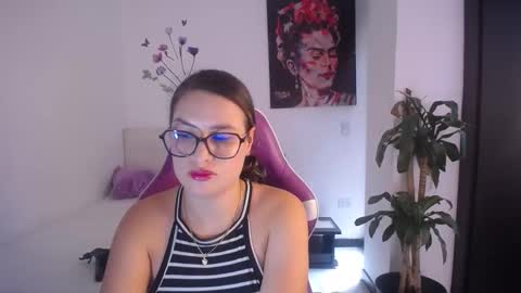 Esmeralda online show from April 4, 2026, 6:49 pm