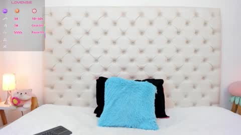 esmeralda  online show from November 21, 2025, 3:22 pm