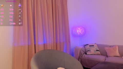 Esmi online show from January 17, 2025, 3:32 pm