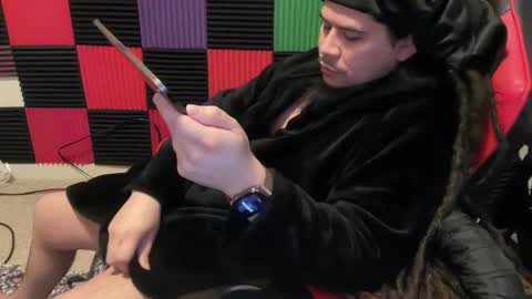 Snapshot of essaywoke chatting on January 15, 2026, 12:59 am EssayWoke online show from January 15, 2026, 12:59 am