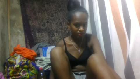 Snapshot of estancelee chatting on June 13, 2026, 11:52 am estancelee online show from June 13, 2026, 11:52 am