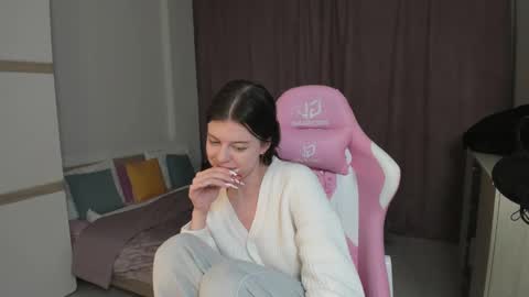 Snapshot of este_ria chatting on December 31, 2024, 2:51 am esteria online show from December 31, 2024, 2:51 am