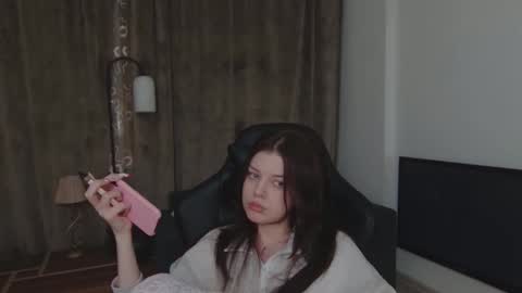 Snapshot of este_ria chatting on January 13, 2025, 5:33 am esteria online show from January 13, 2025, 5:33 am