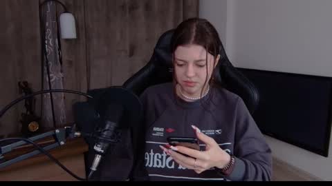 Snapshot of este_ria chatting on January 19, 2025, 9:34 pm esteria online show from January 19, 2025, 9:34 pm