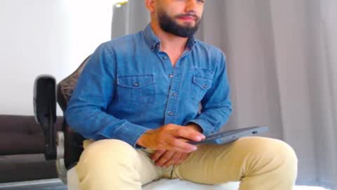 esteban online show from November 12, 2025, 4:51 pm